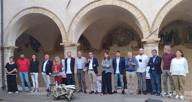 Borioni e i candidati della lista "San Severino Futura"