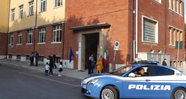Il plesso "Luzio", sede di sette seggi elettorali