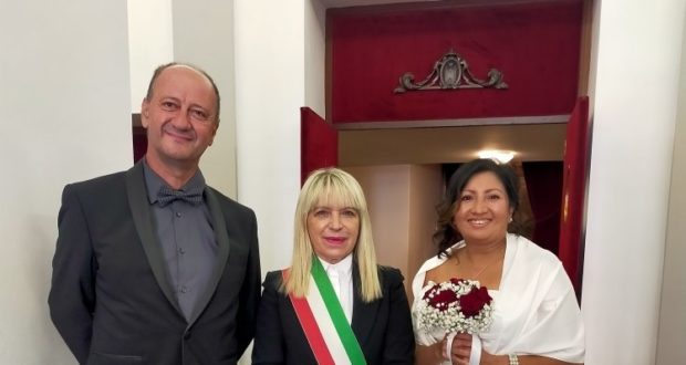 Gli sposi al Feronia con il sindaco Rosa Piermattei