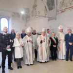 Il cardinal Bassetti con le autorità locali