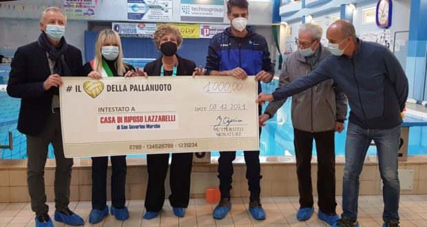 La donazione di mille euro alla "Lazzarelli"