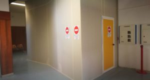 Interventi in ospedale per separare i percorsi "sporco - pulito" in funzione del reparto Covid ricavato al terzo piano della struttura