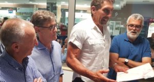 Roberto Tortolini premiato per la sua lunga carriera