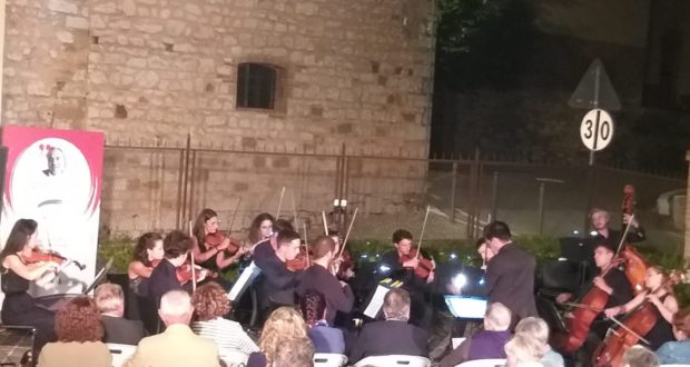 Il concerto inaugurale con l'Orchestra Liviabella