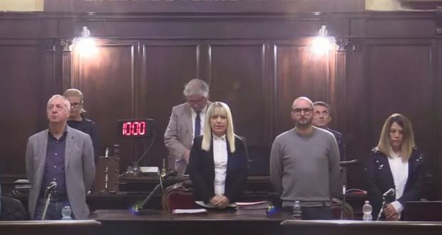 Il minuto di raccoglimento in Consiglio comunale