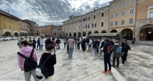 Studenti del "Divini" in piazza
