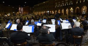 Il concerto della banda musicale cittadini in piazza (foto d'archivio)