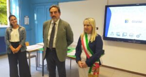 Il sindaco Rosa Piermattei con il preside Sandro Luciani