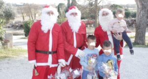 Babbi Natale a casa di tutti i bambini della frazione di Cesolo