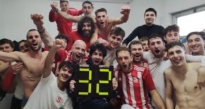 La festa negli spogliatoi dopo il 3-2 sulla Passatempese