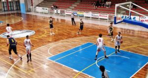 Rhutten in azione al palasport