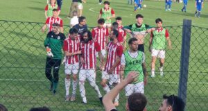 Biancorossi a fine gara applauditi dai sostenitori