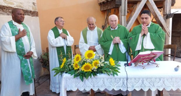 La concelebrazione in piazzetta