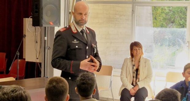 Il comandante Lucarelli con la dirigente Scattolini