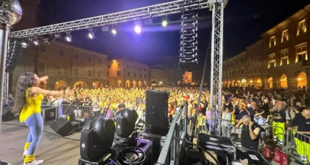 Serata in piazza