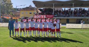 La squadra biancorossa con la maglia del Centenario