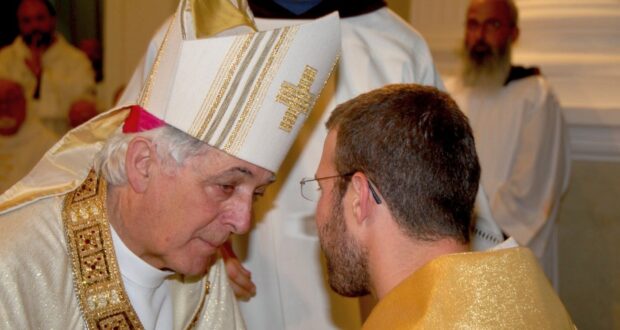 Il cardinal Menichelli con fra Sergio Lorenzini