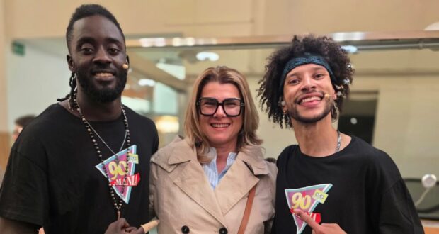 Nilson Flores Baez e Khadim Badlion Mbay con l'assessore Michela Pezzanesi
