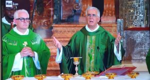 Il vescovo Napolioni in diretta su Raiuno: “Lasciamoci contagiare dalla santa follia del Vangelo