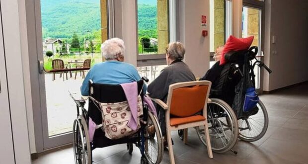 Anziani in una Casa di riposo (foto d'archivio)