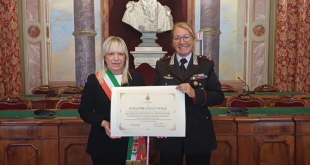 Il sindaco Rosa Piermattei con il maggiore Giulia Maggi