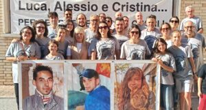 Il sindaco Rosa Piermattei con i volontari che hanno collaborato all'organizzazione del Memorial