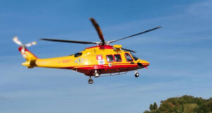 L'eliambulanza in volo per Torrette