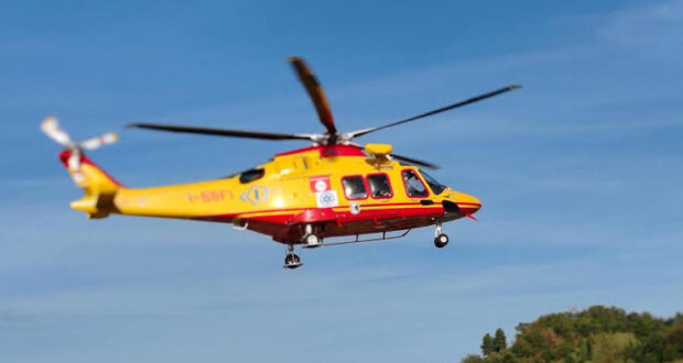 L'eliambulanza in volo per Torrette
