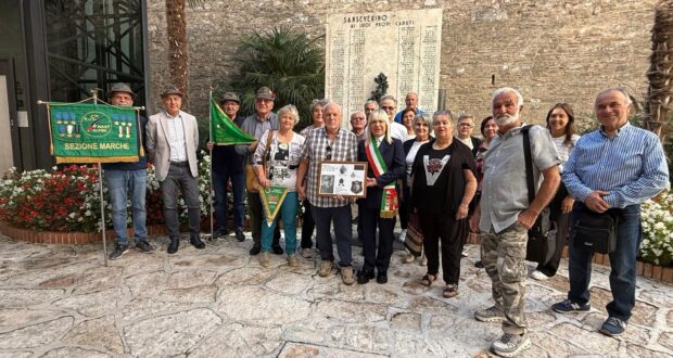 La cerimonia in municipio